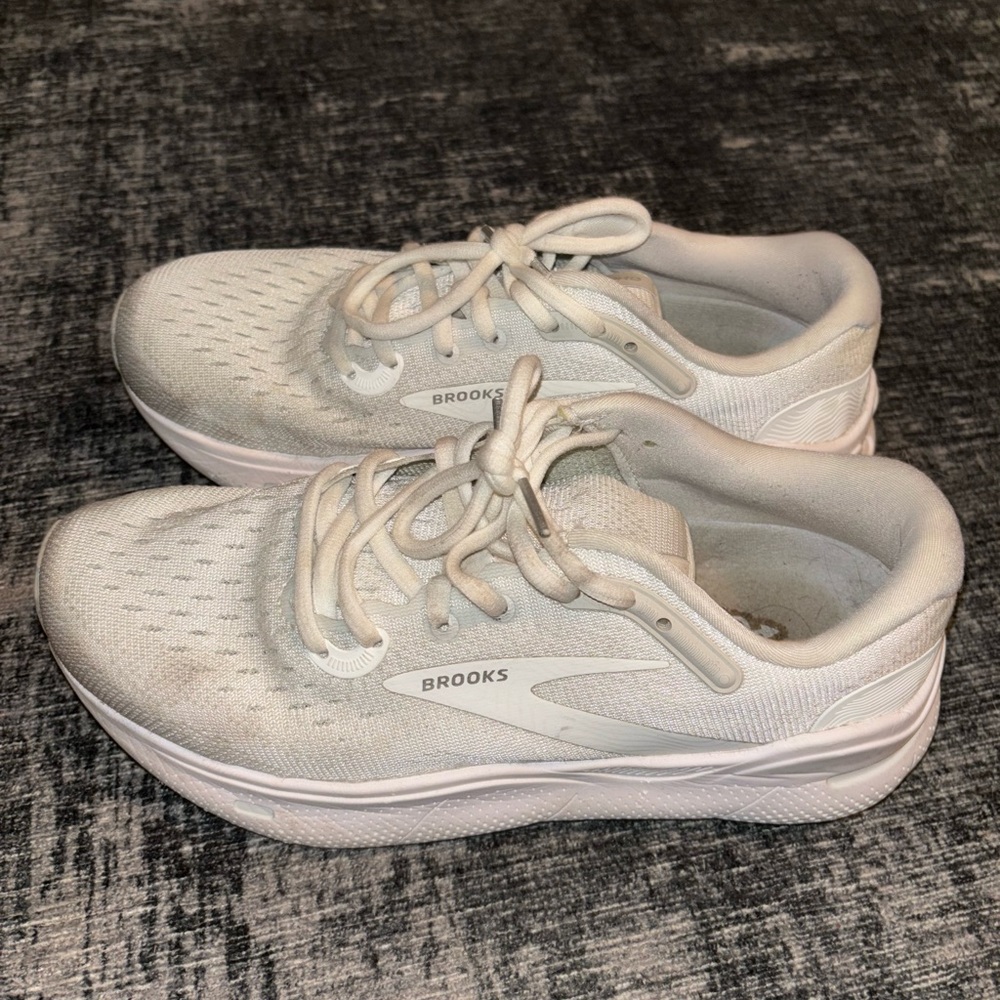 Brooks Ghost Max Running Shoes